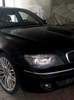 BMW750Li